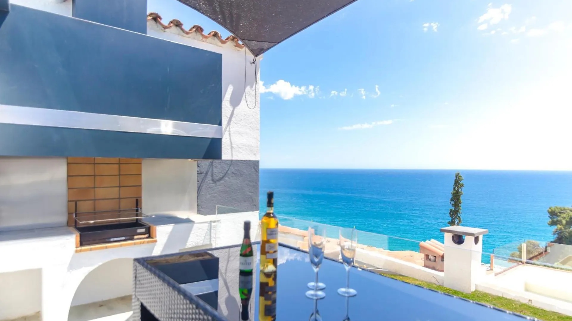 Seaside Villa In Lloret De Mar With Garden And Pool View Španělsko