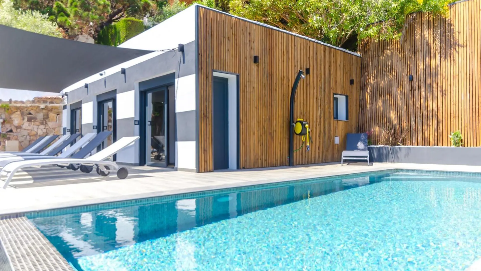 Seaside Villa In Lloret De Mar With Garden And Pool View